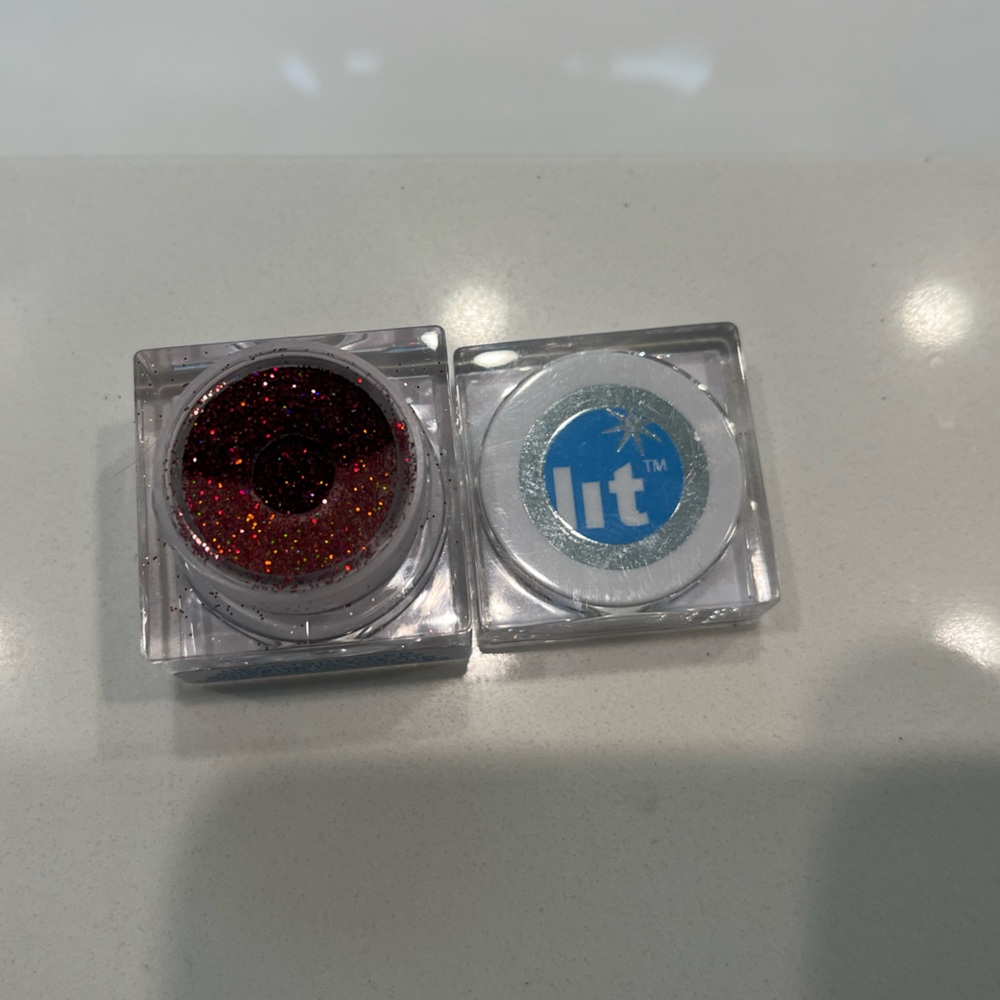 Lit cosmetics heartbreaker glitter